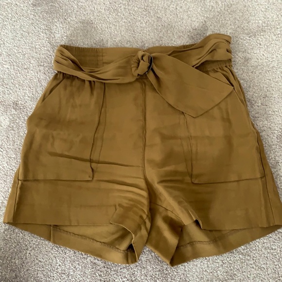 Paperbag short - Picture 1 of 1